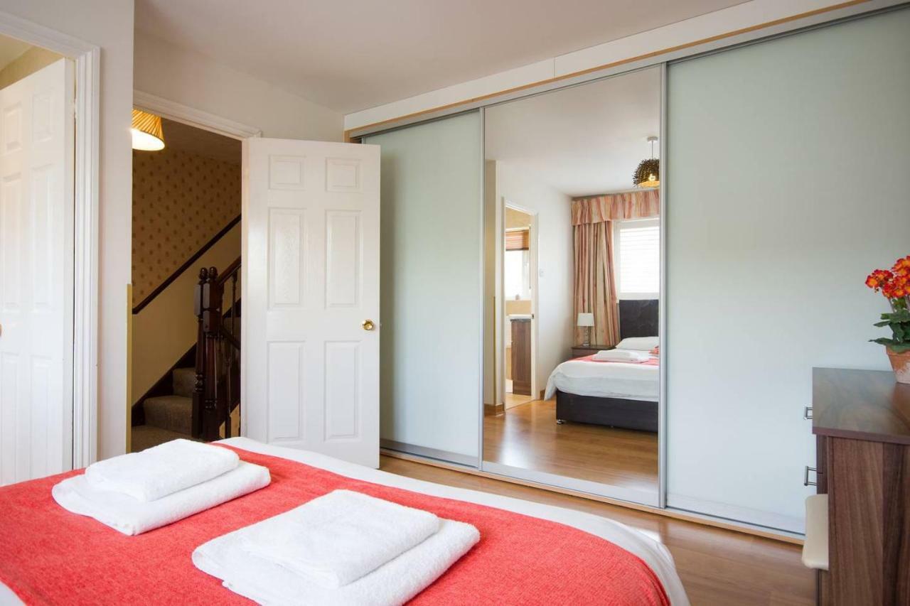 Spacious House, Sleeps 7 People Reading Dış mekan fotoğraf