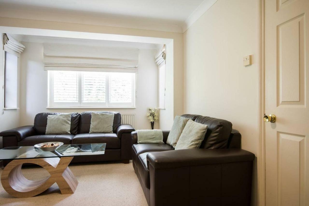 Spacious House, Sleeps 7 People Reading Dış mekan fotoğraf