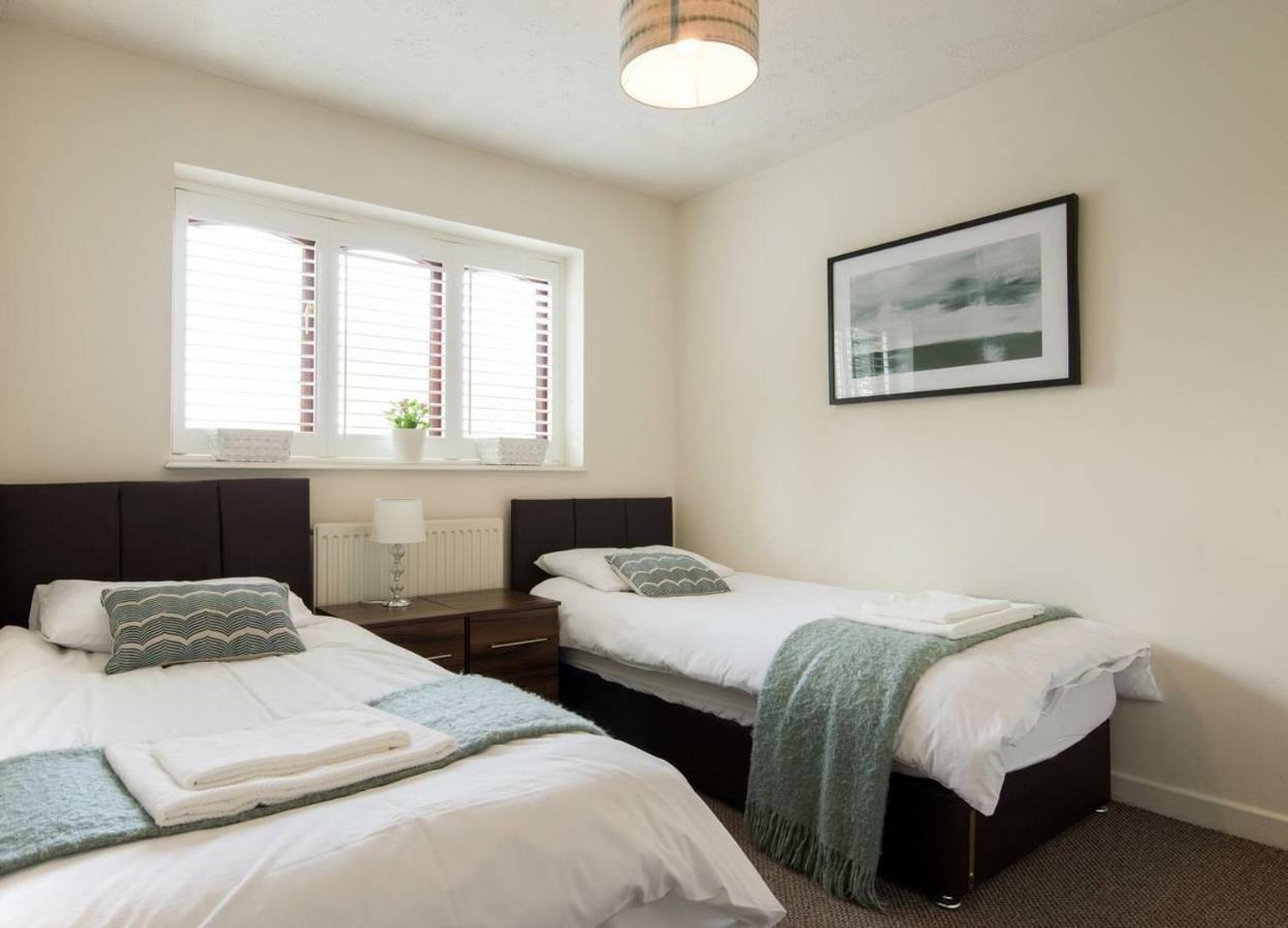 Spacious House, Sleeps 7 People Reading Dış mekan fotoğraf