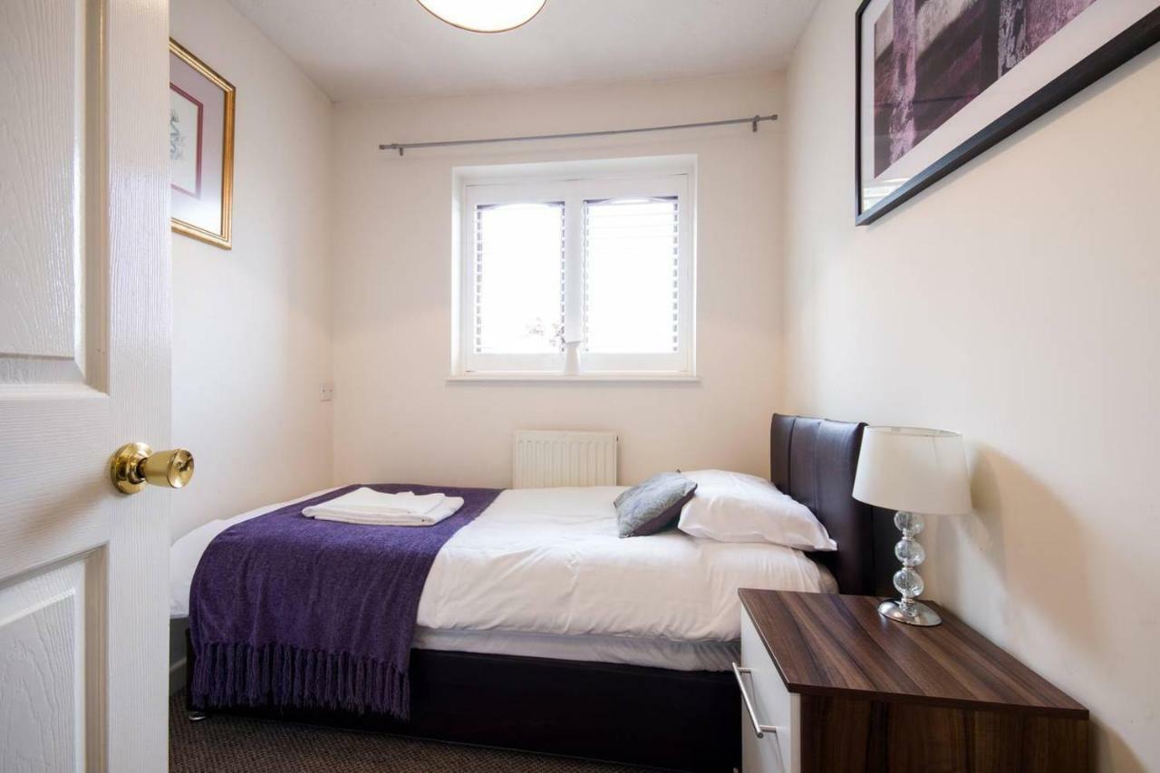Spacious House, Sleeps 7 People Reading Dış mekan fotoğraf