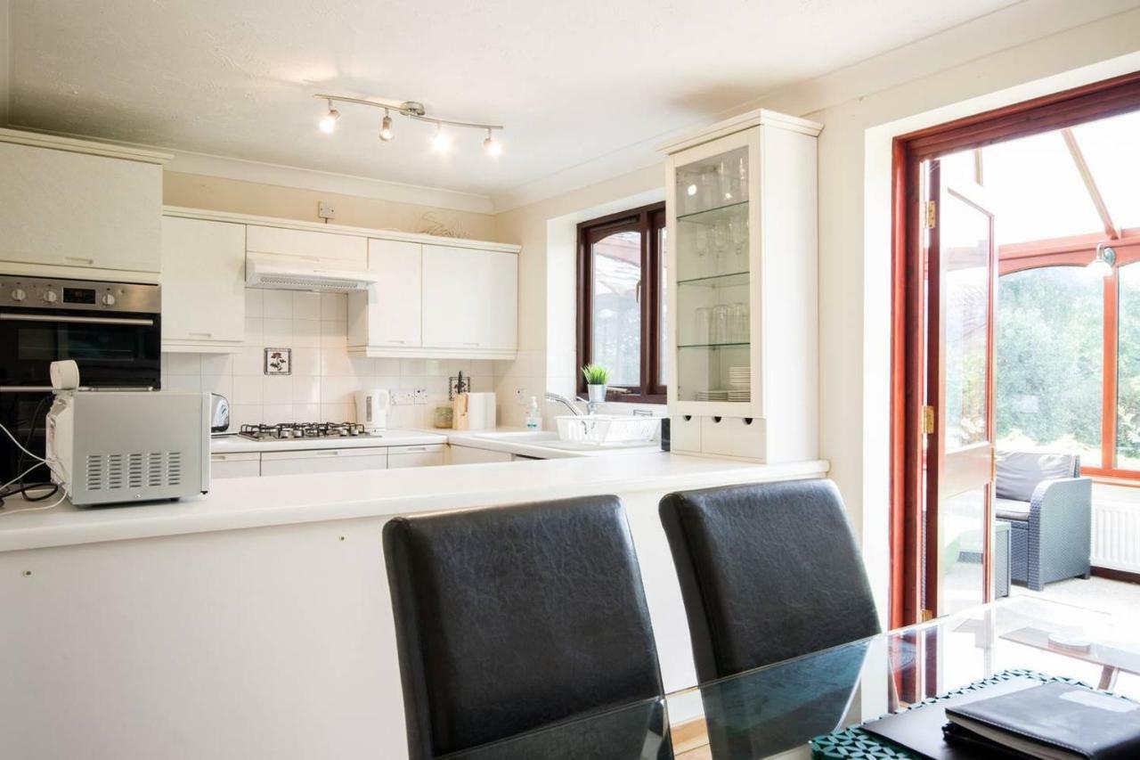 Spacious House, Sleeps 7 People Reading Dış mekan fotoğraf