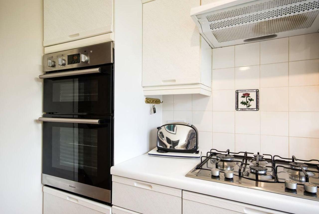 Spacious House, Sleeps 7 People Reading Dış mekan fotoğraf